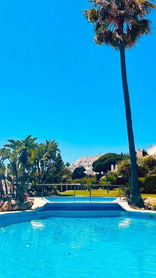 Modern Garden Apartment With A Fantastic Sea View And A Private Garden Sitio de Calahonda
