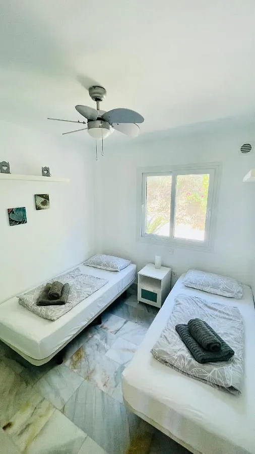 Modern Garden Apartment With A Fantastic Sea View And A Private Garden Sitio de Calahonda