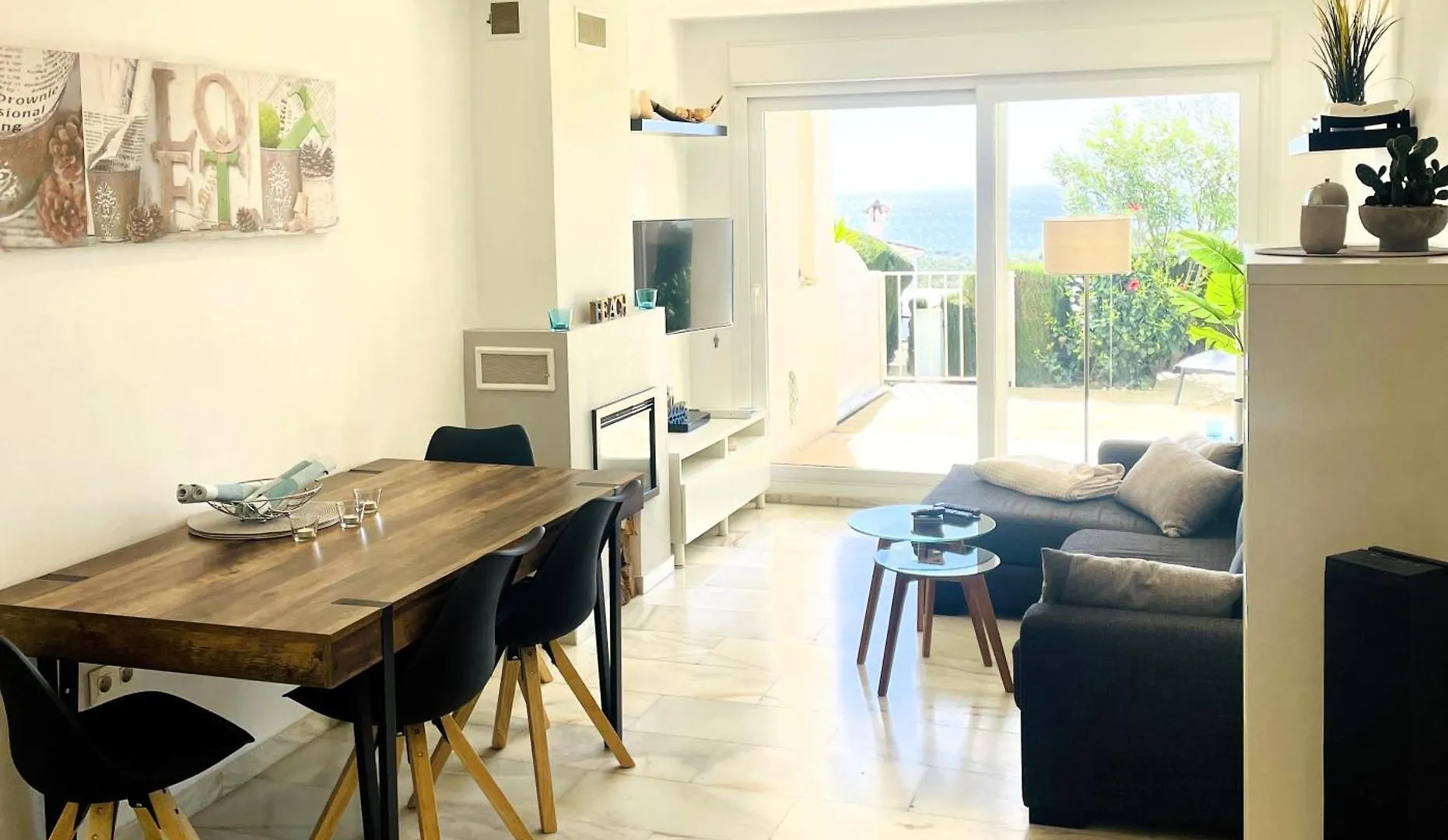 Modern Garden Apartment With A Fantastic Sea View And A Private Garden Sitio de Calahonda